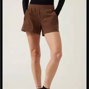 Athleta Trekkie North Short NWT Sz 12